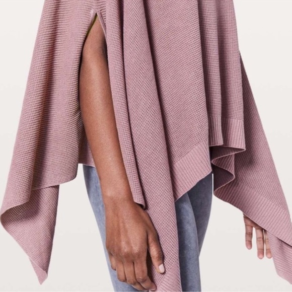 Lululemon Forward Flow Poncho Mauve Blush Pink Wrap One Size Knit Scarf - Picture 2 of 15